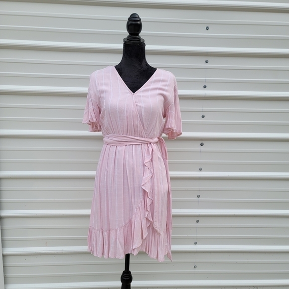 LC Lauren Conrad Dresses & Skirts - LC Lauren Conrad Belted Flutter Short Sleeve V Neck Pink Striped Dress XS